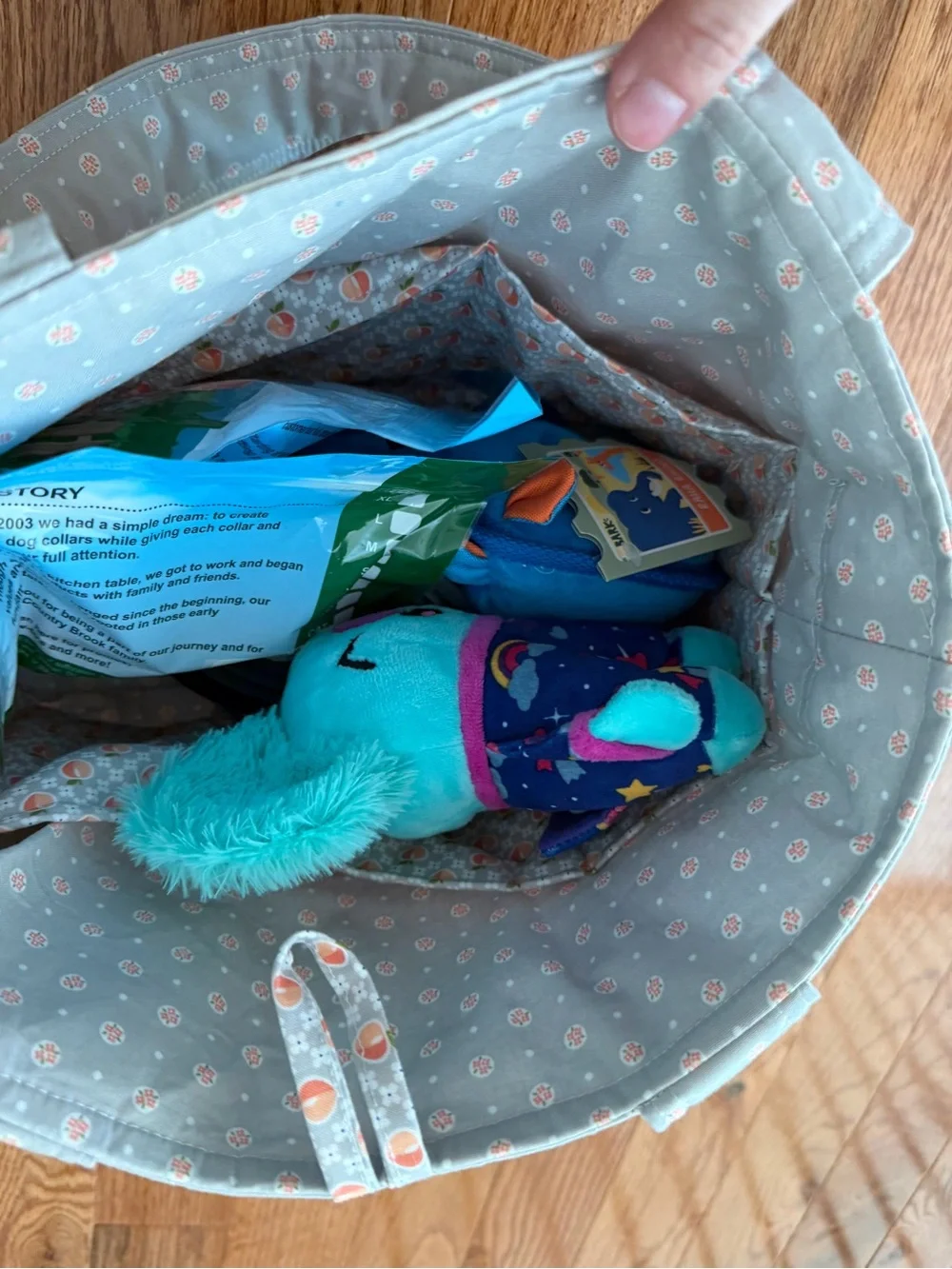 NWT Dog Kit in a Bag (look inside the bag)